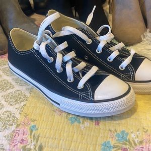 Girls Converse-Black, brand new, size 3